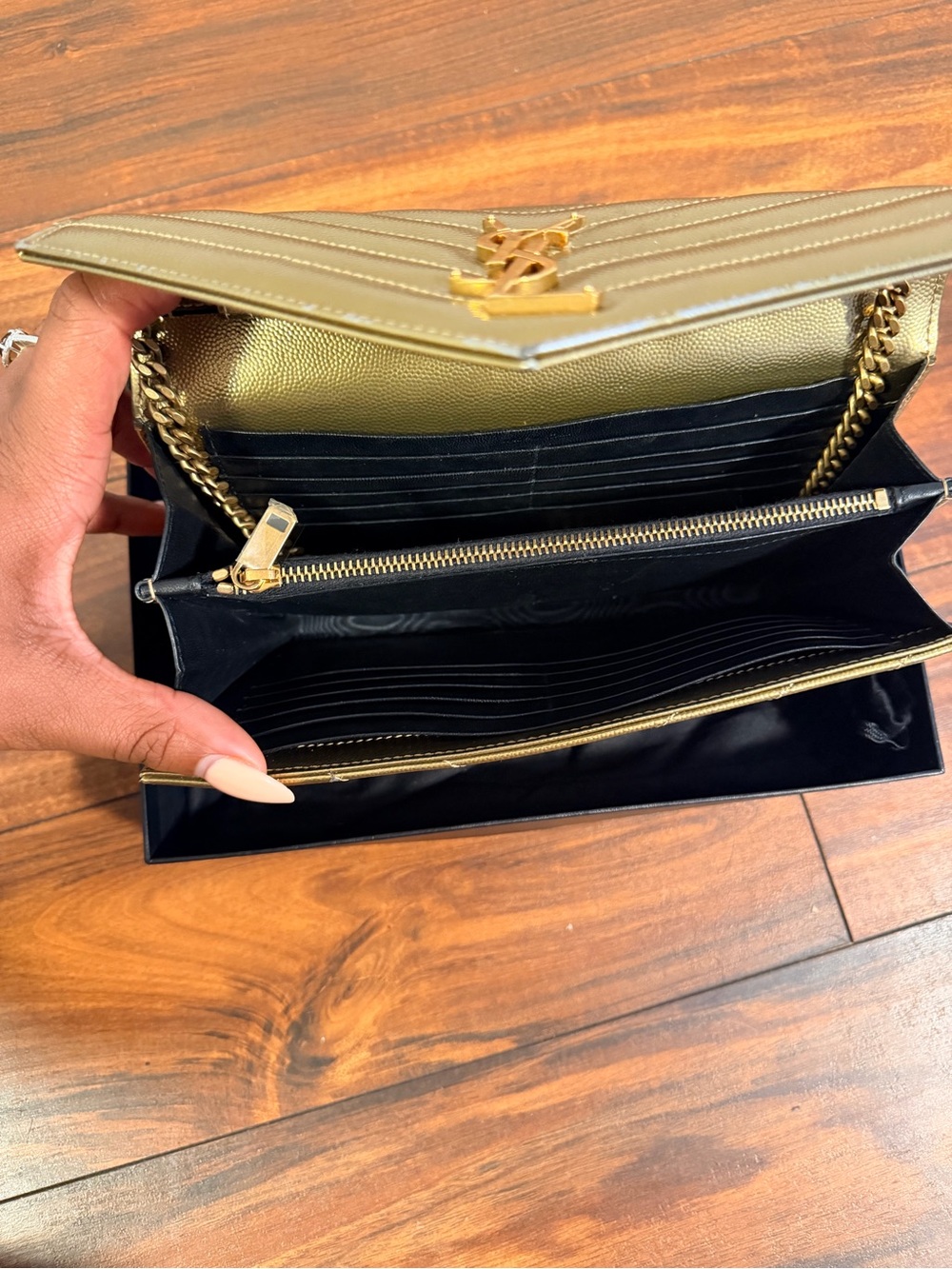 Saint Laurent YSL CLASSIC CASSANDRE CHAIN WALLET IN GRAIN DE POUDRE LEATHER - Picture 4 of 13